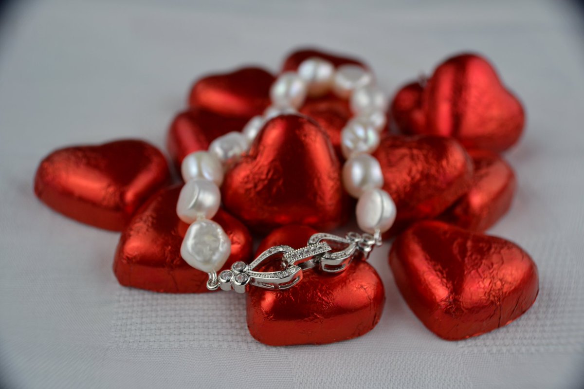 PreciousasaPear's tweet image. Stuck for Valentine's ideas?
Check www.preciousasapearl for affordable pearl creations for your loved one. #valentinesday #Giftforher #special #BizHour #Handcrafted #MadeinWales
