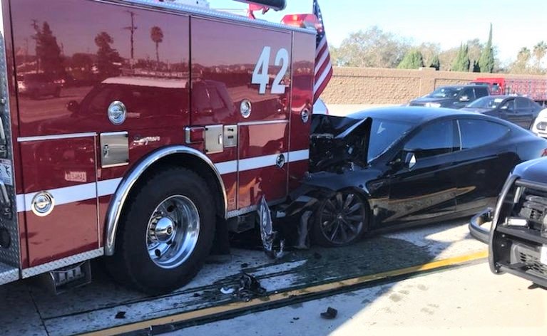 STATter911's tweet photo. Good to know automated cars give about as much of a crap about firefighters, police and EMS working in the road as humans do.
https://t.co/1Snfe54acW #tesla #firefighters #police #ems #autopilotfail https://t.co/2cj2MnPhVo