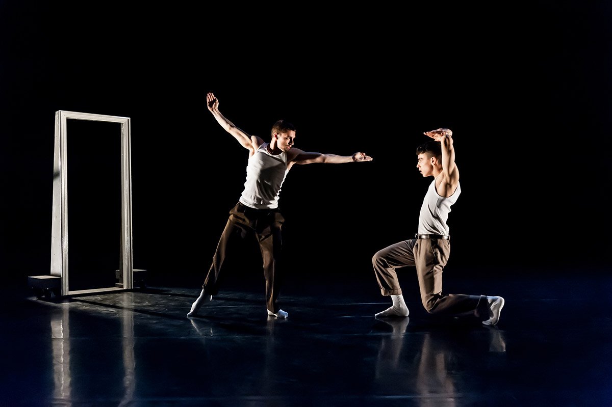 DanceTabs's tweet photo. ICYMI... GALLERY: @LucyPalmerDance in The Left Hand Path, part of Resolution season @ThePlaceLondon #res18: https://t.co/Rh9oueIarT

Pics by/© @lidiacrisafulli https://t.co/JcB3zc3kFq