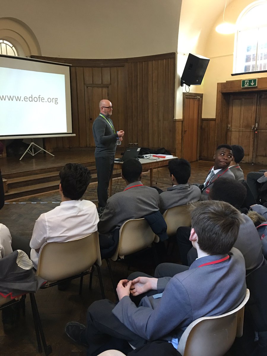 Enrichment_ELSS's tweet photo. DoE First session with Year 9s  at Kingsley hall https://t.co/FTBgB972rK