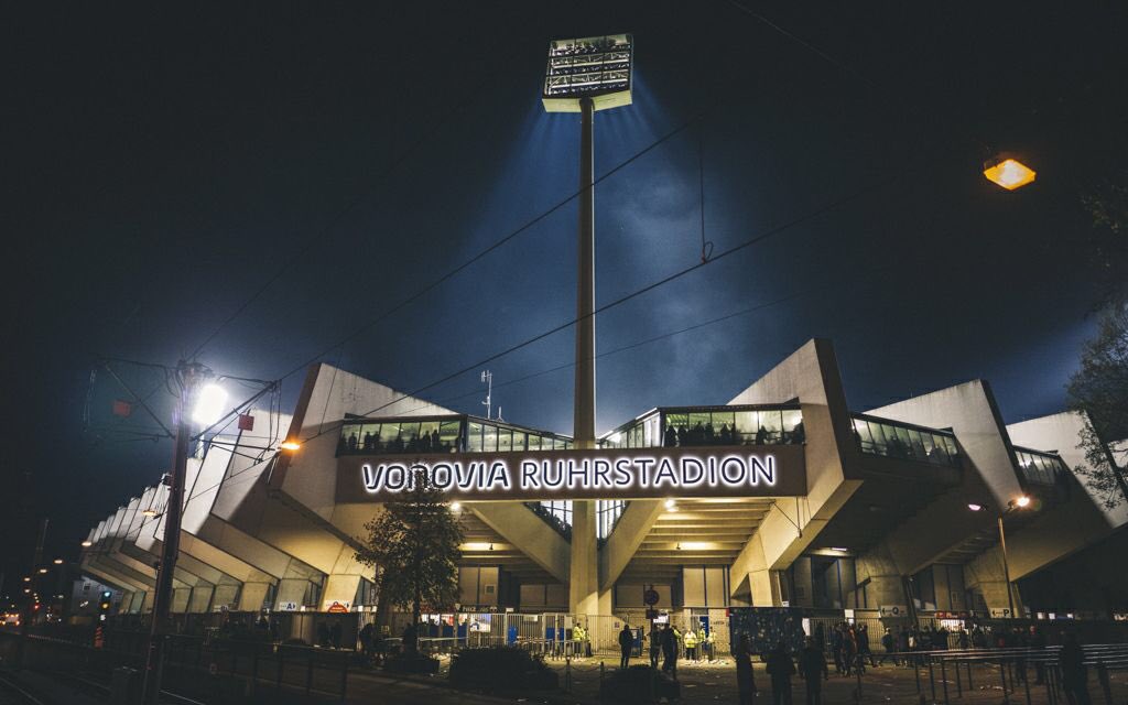 pfabian87's tweet photo. Licht an : es geht wieder los!⚽️💪🏻🔵⚪️

#BOCMSV #Ruhrstadion #Rückrunde #Bochum #Duisburg
#schönstestadionwogibt https://t.co/TPZHSr2u6Q