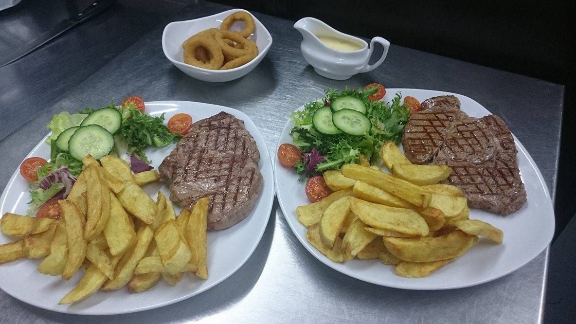 NetworkingSW's tweet image. Why not join us this evening for a tender 10oz Rib-eye steak with salad and chips.