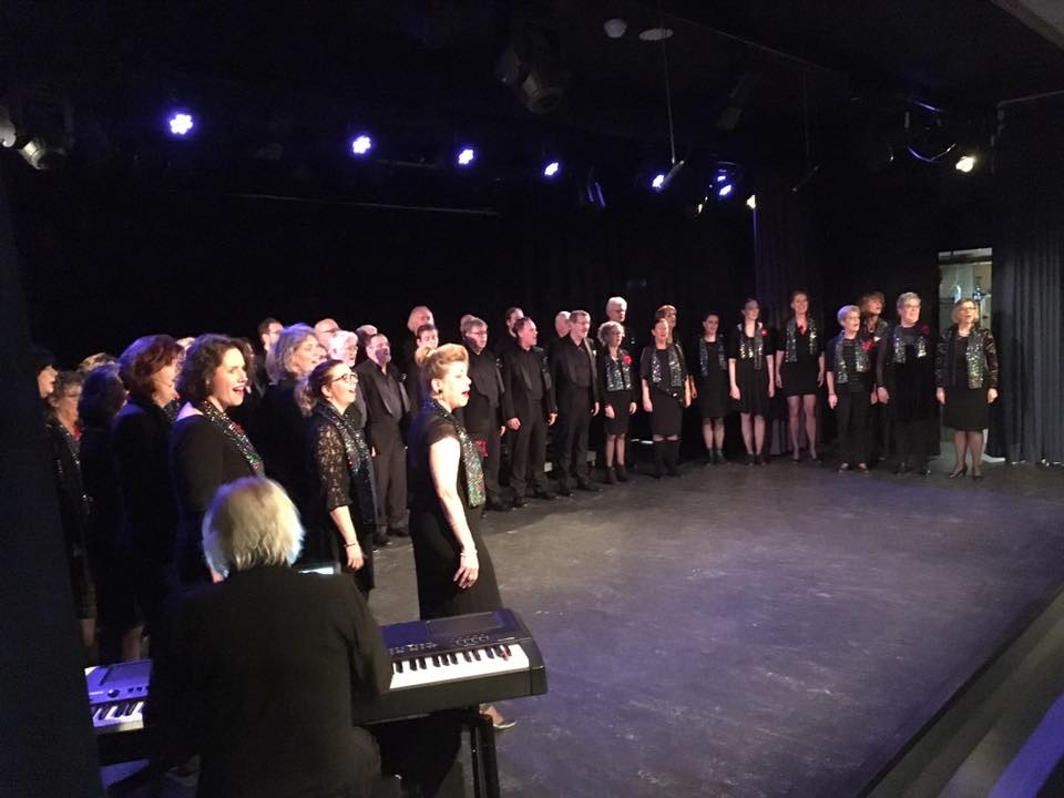 Rijnstad zingt met 'Passie'Op zondag 25 maart-15.00 @PosttheaterUIT Kom in de sfeer van Pasen met Jesus Christ Superstar en klassiekers als Pie Jesu,Stabat Mater en Lacrimosa. Maar het gaat ook om de meer wereldlijke passie, de liefde! o.a Beauty and the Beast en West Side Story