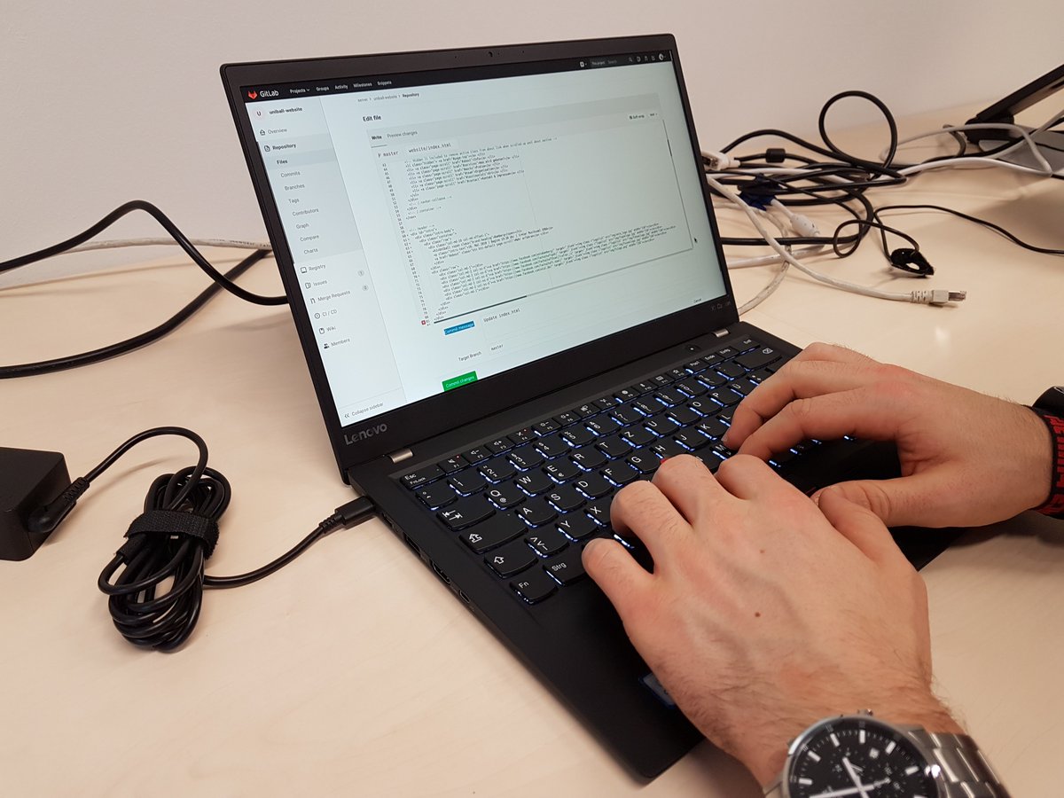 Der Uniball Bamberg geht online! Unser Marketing Team hat die Arbeit aufgenommen!
Folgt uns für weitere, interessante Einblicke in die Organisation des Uniballs Bamberg 2018!
#uniballbamberg2018 #bamberg #universität #ball #tanzen