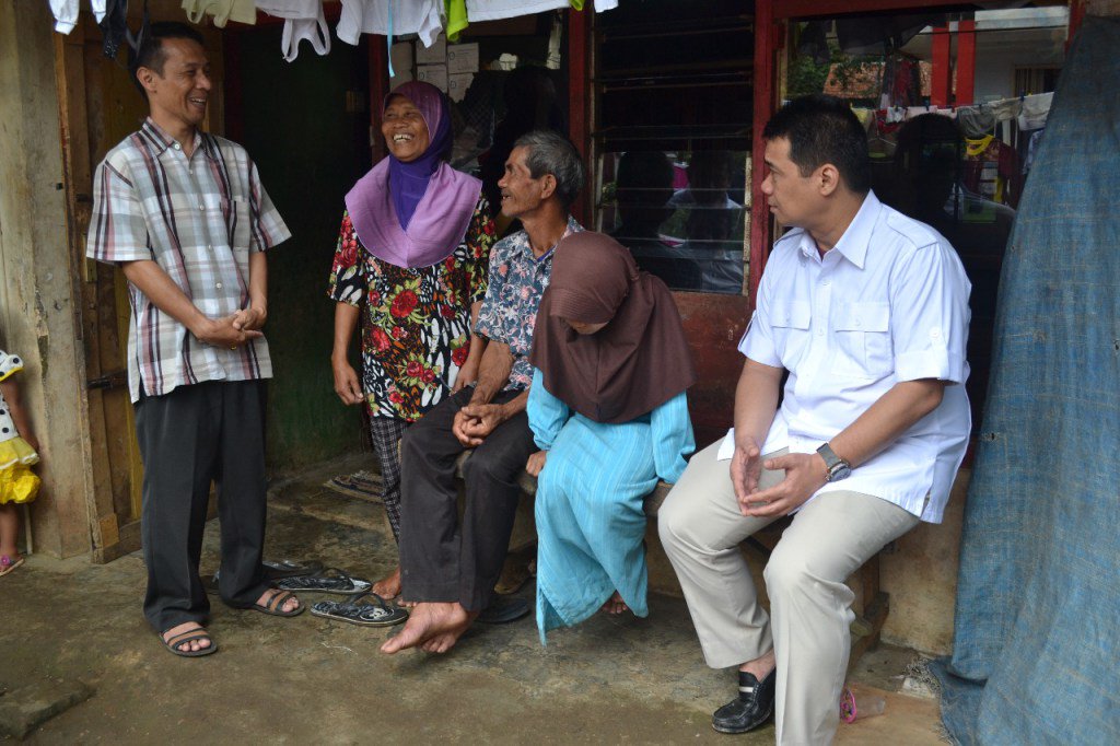 Ariza Patria Bersama Anak Penerima Beasiswa PIP di Kabupaten Cianjur ahmadrizapatria.com/galeri-foto/ar…