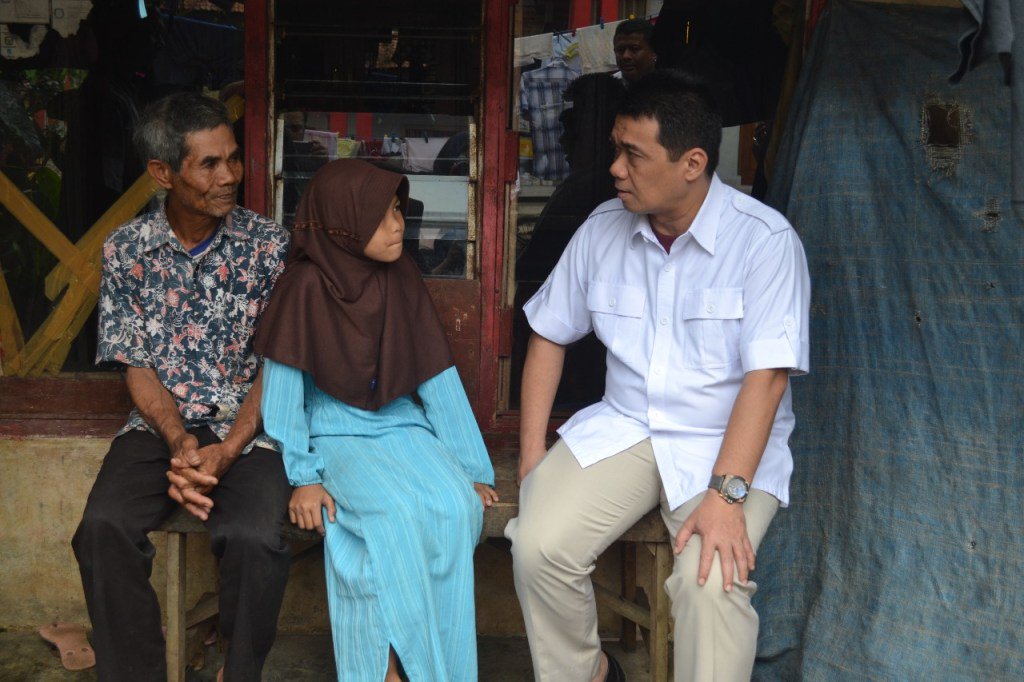 Ariza Patria Bersama Anak Penerima Beasiswa PIP di Kabupaten Cianjur (2) ahmadrizapatria.com/galeri-foto/ar…