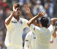 WebduniaTelugu's tweet image. #TeamIndia కఠోర ప్రాక్టీస్ #SouthAfrica #NetPractice #ViratKohli  goo.gl/nnK61t