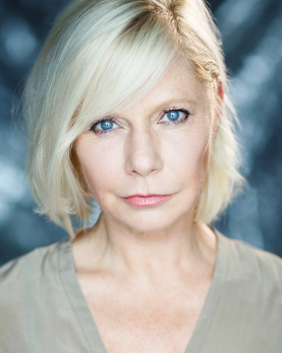 StageTalkUK's tweet image. #APrincessUndone, written &amp;amp; directed by Richard Stirling at @ParkTheatre from 20 Feb-17 Mar, will star @felicityjdean as HRH The Princess Margaret.

"As dynamic as Netflix's #TheCrown and inspired by actual events."
@APrincessUndone 
INFO: goo.gl/1oEcgd