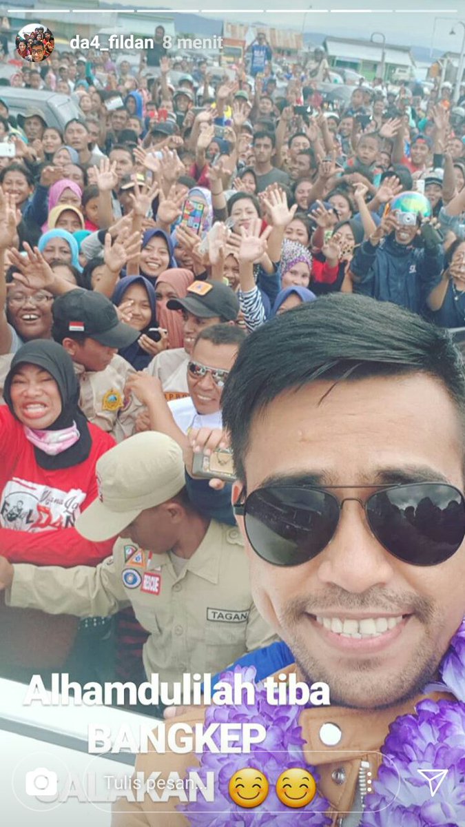 ratnarafli03's tweet photo. Dulu di cemooh bahkan di hina kini datang dengan sejuta pesona 

#FildanOffAirAtSalakan https://t.co/1nOVeS906J