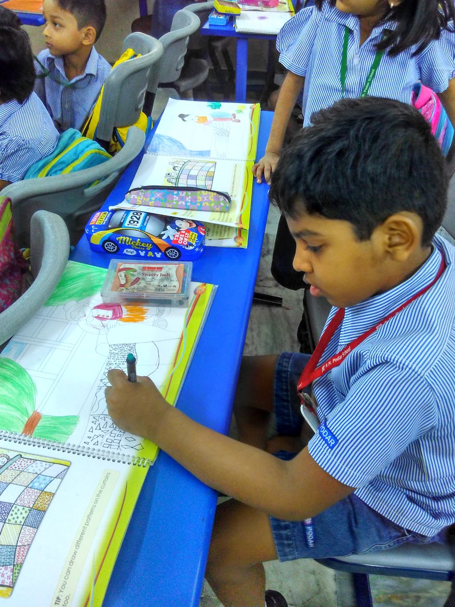 ShivangiT29's tweet photo. Granny's shawl drawing can be so much different n unique in their own way #patterndesigning #grade1 #creativity @rnpodarschool @avnita https://t.co/9mlrC5NaSG