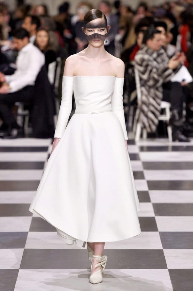 BlvLaura's tweet photo. Good Morning Guys!

As most of us saw yesterday, Maria Grazia Chiuri's show was surrealistic, bringing Dior's Haute Couture to Rodin's Museum. Im sharing my favorite pieces ! such pieces of Art! aren't they? - In sewing we talk about timeless, hertiage, tradition,craftsmanship. https://t.co/z4CqV1tqPG