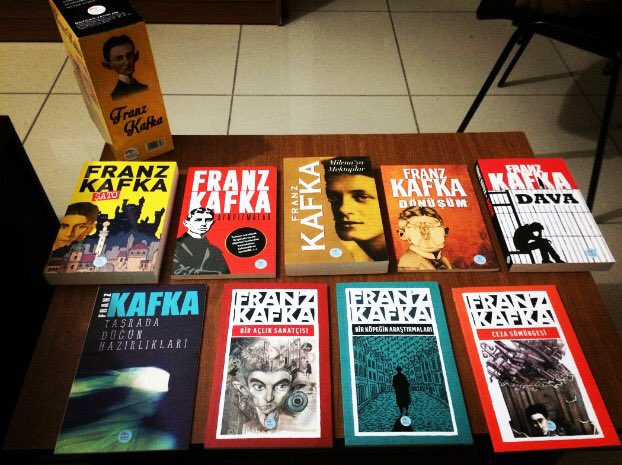 Franz Kafka'ya dair herşeyin olduğu bu seti, tweeti rt'leyip bizi takip eden okurlarımızdan bir kişiye hediye ediyoruz. Cuma günü talihli açıklanacaktır.