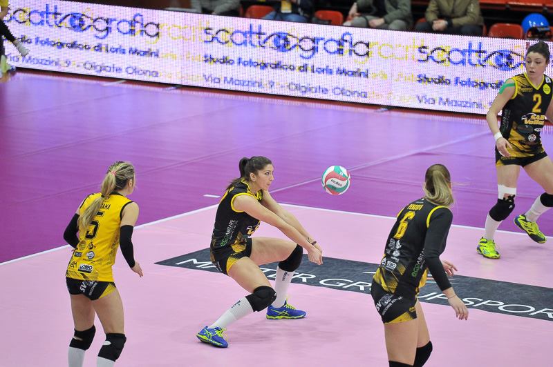 SAB_volley's tweet photo. La SAB Volley Legnano torna al lavoro in palestra in attesa dell'attesissimo derby di sabato 27 gennaio al PalaBorsani con @UYBAvolley . Il programma degli allenamenti al link https://t.co/aRWr8o9kfD … https://t.co/wCZnaecHDc
