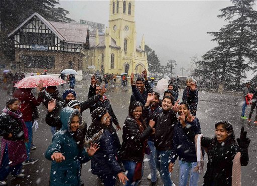 RaviRRana's tweet photo. snowfall in shimla
started
congratulations

@ShimlaTimes 
@TGFShimla 
@Shimla 
@AGUShimlaUniv 
@IMinakshiJoshi https://t.co/1kfXdZyIy8