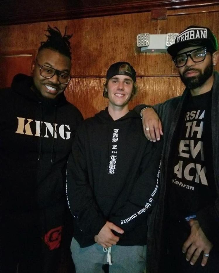 VoiceF0RAnimal's tweet photo. IG | iamtehrancomedy: Special thank you to @justinbieber for coming to @iamtehran’s #ComedyBazaar show at #LaughFactory tonight. Each and every Monday at 9:45 PM! https://t.co/SIKK9BOxI8