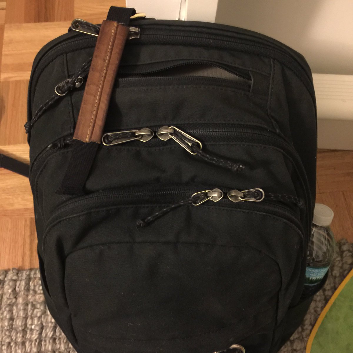 Shopalicious's tweet photo. @FjallravenUSA hi, my backpack top handle has come undone. How can you help? https://t.co/HPGfTLa35i