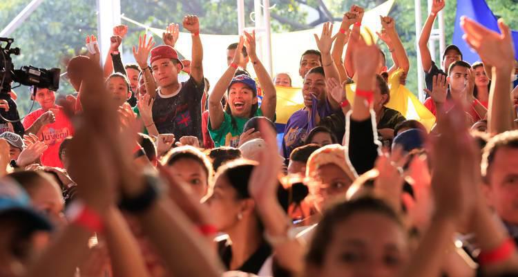 ConElMazoDando's tweet photo. 100 mil jóvenes se han incorporado en actividades agrícolas (+Plan Chamba Juvenil) https://t.co/LhZyFmdCn3 https://t.co/xL9B7GpeIg
