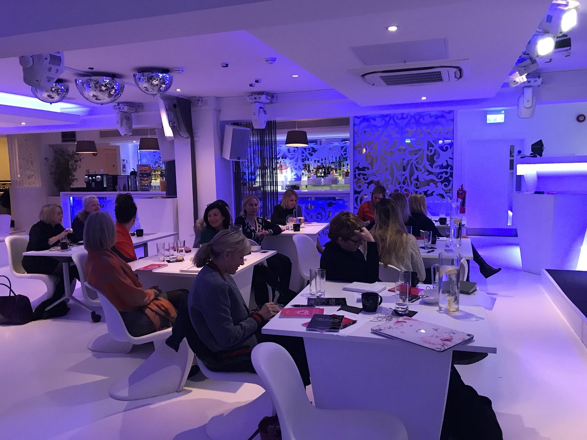 LondonWebGirl's tweet photo. Sales workshop rolling out today with @SisterSnog #plumworkshop #sales https://t.co/Xv556tXlMq
