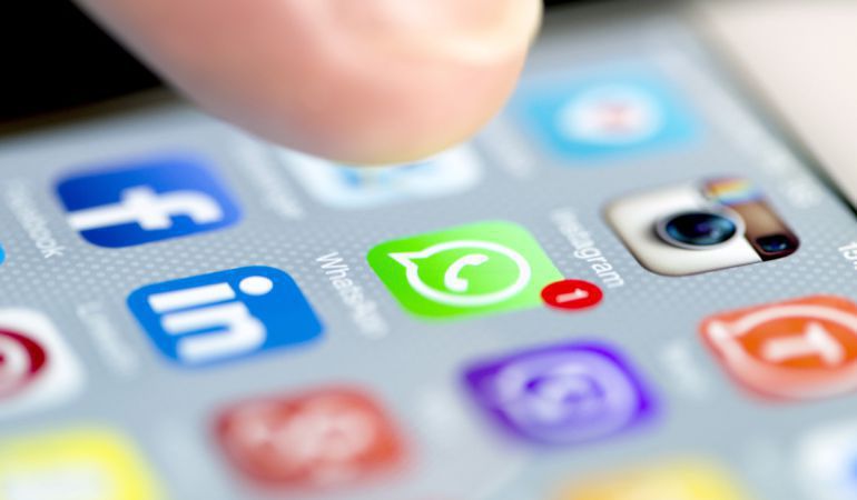 AllforoneCons's tweet photo. ¡Llega la revolución en la comunicación entre negocios! 😱🧐
@WhatsApp presenta #WhatsAppBusiness 

Descubre en qué nos va a facilitar el uso de esta herramienta en nuestros negocios!

👉https://t.co/SA9ErLw7UV 👈 https://t.co/9wVsbdePIb