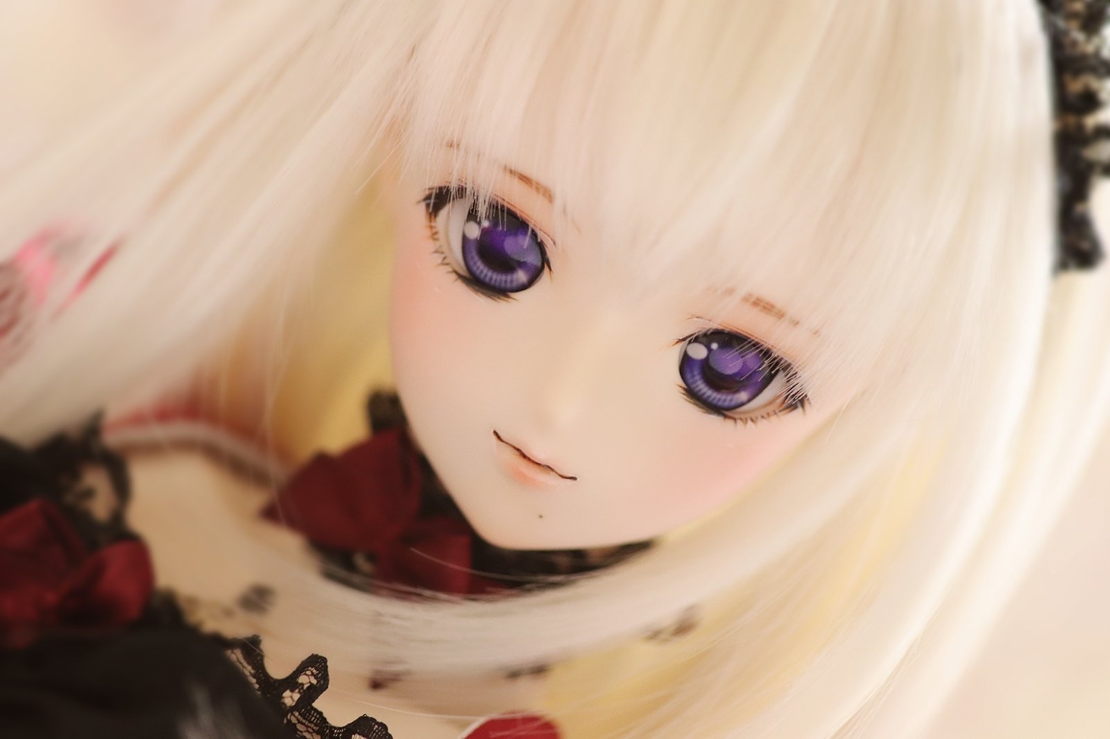 金魚 いぶ On Twitter 販売するソフビ盛り加工のddh02ヘッドちゃん 鼻周りの削り 唇も彫込みしてます まぶたと頬にパールラメパウダーをのせています 自然光や光が当たるとほんのり煌めきます 二枚目の写真でちょっと煌めいてるのが分かるかもです