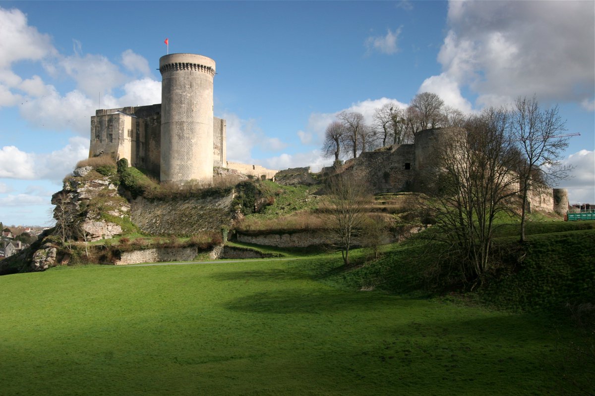 alfanor48's tweet photo. @mariadicuonzo1 @CasaLettori @DBking85 @artdielle le Chateau de Caen
la città più amata dal Conquistatore
sec. XI
@MontStMichel14 @catty_big @camaleon271 @UNREAL36 @elif_mat @Messe11 @licprospero @WhyNot16958299 @emanuelede_Sena
#IlLungoSguardo https://t.co/ebwDVX8gYv
