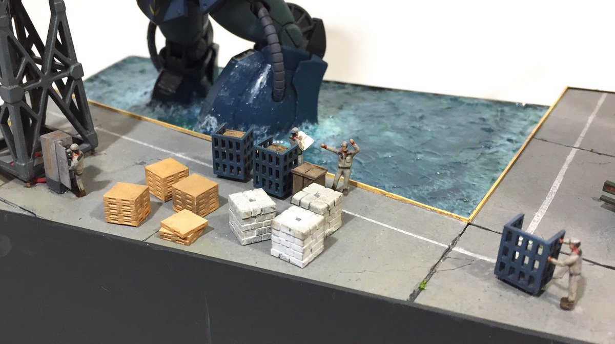 ゼブラ 在 Twitter 上 年明けから作ってたトリントン基地ジオラマ 完成 です 寂れたトリントン基地のロートル機 ザクマリナーと左遷組連邦兵たちの日常風景というイメージ どの角度から見ても楽しめるようにレイアウトを工夫しました ガンプラの画像貼るとrt