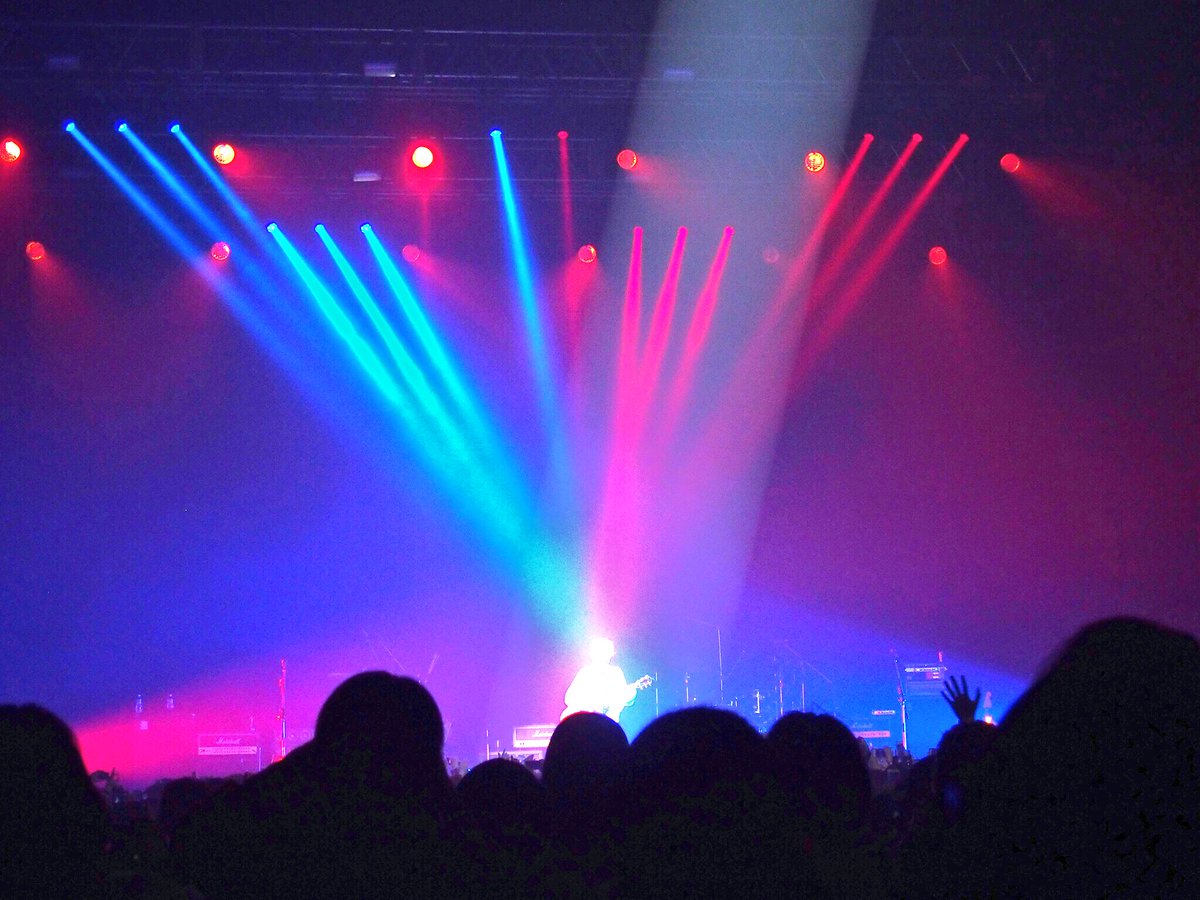 TeenMixjp's tweet photo. 【 #R5 東京公演】
ここからはロスのソロアコースティックコーナー！

ロスは「みんな来てくれて本当にありがとう！ぼくもバンドメンバーもいつも日本を楽しんでいるよ。日本は一番好きな国なんだ！」と日��への愛を語ってくれました🇯🇵
#R5Japan #R5来日 @officialR5 https://t.co/qzZmaFMcw3
