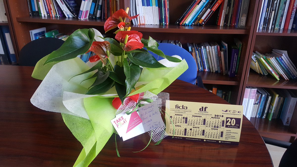 FIDACONSULTORES's tweet photo. Cuando las muestras de cariño de clientes y colaboradores se tangibilizan en pequeños detalles que llenan el espacio físico y personal.... ¡Gracias Take Fruit!
#20AniversarioFIDA #20CompromisoFIDA https://t.co/nWOuyH8VLv
