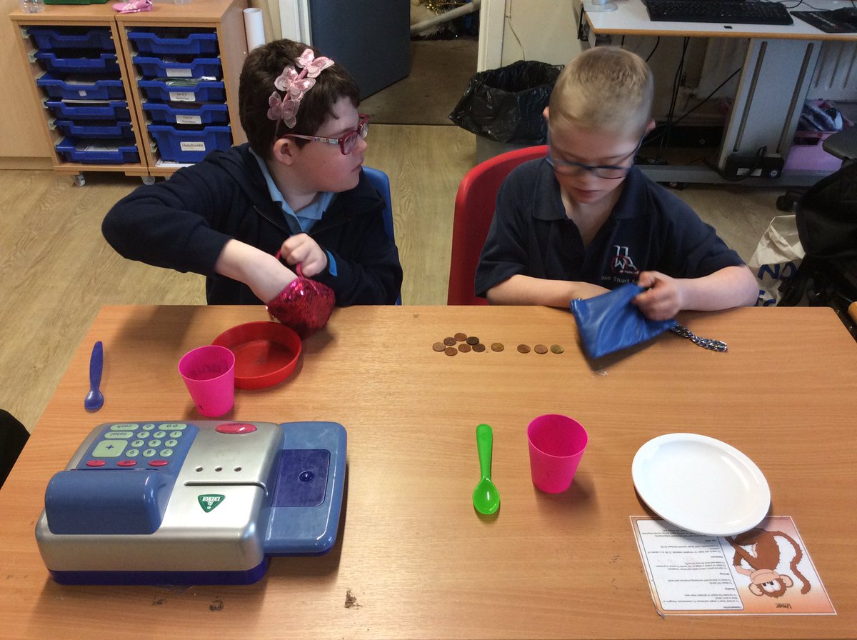 wilsonstfeed's tweet photo. #wsmonkeys Spending lots of money at the cafe today! Counting out the correct amount of pennies to buy items #wsmaths https://t.co/6B6435YMXM