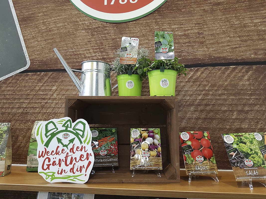 Mit dem heutigen Tag beginnt wieder die Weltleitmesse des Gartenbaus - kurz #IPM 2018 - in #Essen.  #SPERLI ist dabei. Bis Freitag können uns #Fachbesucher in Halle 2 Stand 2A33 besuchen. Wir freuen uns! Hier einige Impressionen vom gestrigen Aufbau des #Messestands