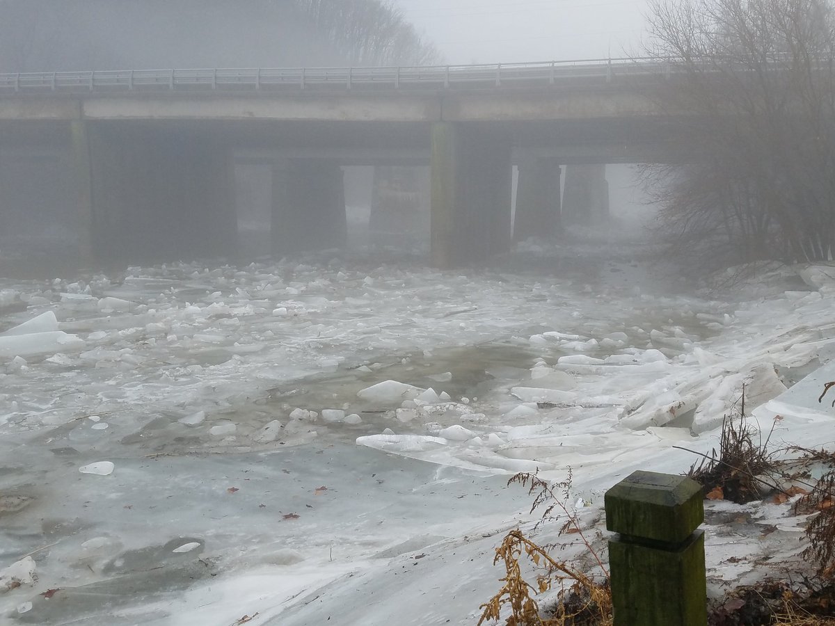 ICEOBS_1's tweet photo. Hard to see but big ice remains in channel at Conodoguinet outfall to Susquehanna. Not sure how much rain fell in shed above @USGS 01570000 Conodoguinet Cr at Hogestown but at 2.8' and straight lining up. @NWSStateCollege @NWSMARFC
#iceobs #pawx https://t.co/eEKx6EbPse