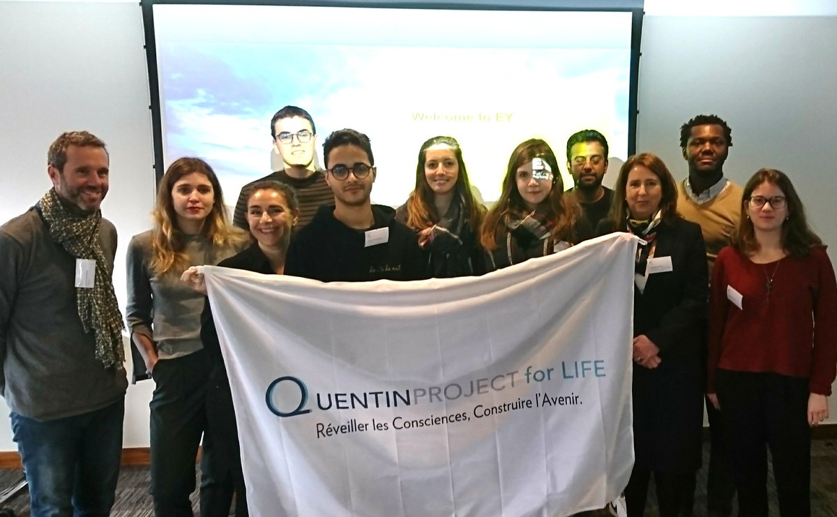 AudenciaDigital's tweet image. Day2 Robotics &amp;amp; Social Media Communications au programme du RDV chez  EY #Dublin @EY_Ireland. C'est aussi l'occasion pour les étudiants du #smed de présenter l'#InboundMarketing à leurs hôtes ! @clodaghC2 #LetSmedDublin #QuentinProjectForLife @audencia @ms_audencia