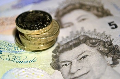 RecruitmentBuzz's tweet photo. £7,200 is the Pay Rise Magic Number, Say UK Employees | https://t.co/3Jxf39AH0q https://t.co/ln2geN8xiC