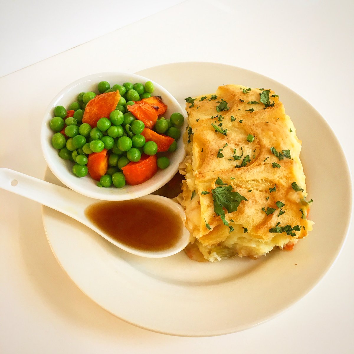 TheBarInMind's tweet photo. Baby it’s cold outside!! ☔️Let’s eat a Vegan Shepherd’s pie!! 🥧🥧🤤 #baxterstorey #veganfood #shepherdspie  @mindshareuk https://t.co/9ySnmuh8xs