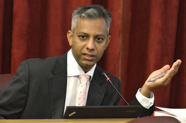 #EskomInquiry 

#CountryDuty 

RT if you don't believe anything this guy says!