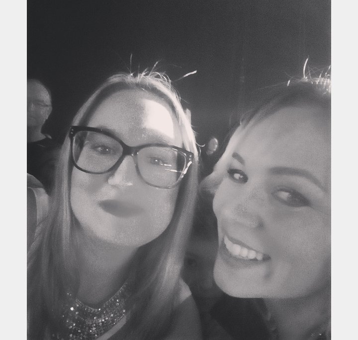 QueenDeeofdance's tweet photo. Bon bah après deux ans de galère j'ai enfin réussi à avoir des photos bien avec @emmanuelleberne ❤ Emma tu es vraiment adorable, talentueuse et magnifique. Ne change jamais https://t.co/Q0B6dh7JID