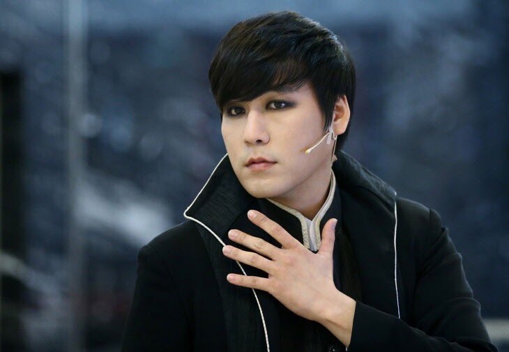 actor_jsy's tweet photo. [Pair Paly 인터뷰] 뮤지컬 ‘에드거 앨런 포’의 억울한(?) 포 윤형렬과 깊은 그리스월드 정상윤 “영원히 살아 숨쉬는 나의 마음 속 이야기들!” #애드거앨런포 #정상윤 #인터뷰 #브릿지경제 #viva100 #그리스월드 https://t.co/QvqHJJShND