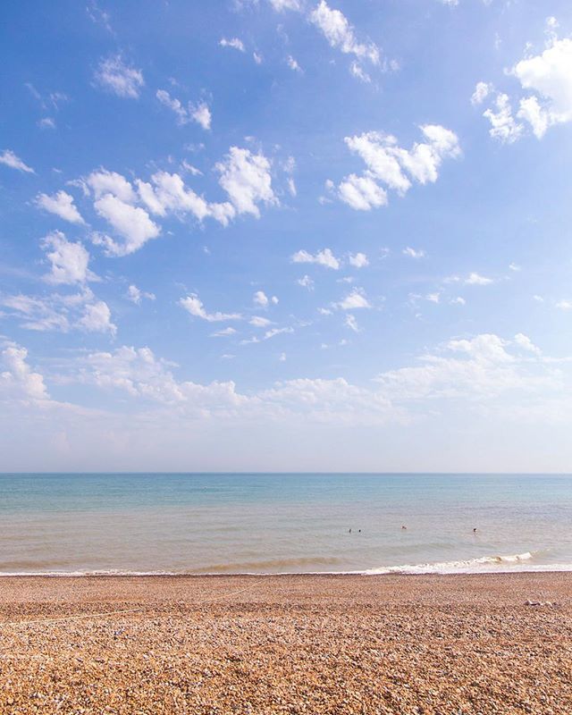 This dark, grey, cold and drizzly day calls for a flashback to summer. I’ve been slowly catching up with editing all my photos from last year and enjoying the virtual sunshine - this is the lovely Bexhill in July, with some people bobbing up and down in … ift.tt/2BmYi2n