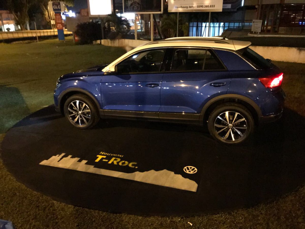 stweetjam's tweet photo. Lancement du nouveau #Volkswagen T-ROC by #streetjam ! #laruecestnous #streetmarketing https://t.co/PHvaxLbCwp