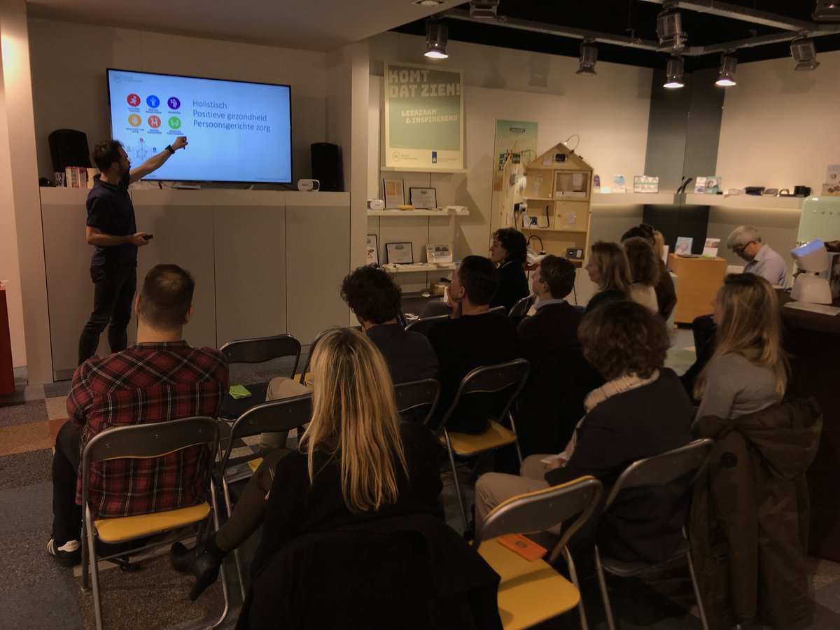 #EHW18 #zorginnovwinkel <a href="/walhog/">Waldemar Hogerwaard</a> En we gaan door met het mini-symposium Interprofessionele samenwerking &amp; agile in de zorg!