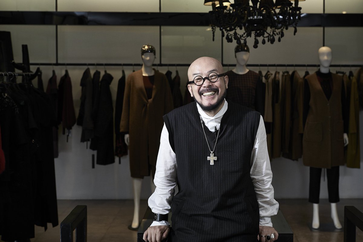 lsbparis's tweet image. 그대 자신의 대한 존경을 잃지 마라 
그리고 스스로 비천하게 되지 마라 
부당한 일은 자신의 판단이 두려워 단념해야 한다 "세상을 보는 지혜 뤼신우"
나는 가장 힘들었을때 나를 사랑하는 법을 알게 되었다 
그때부터 나는 37살로 살기로 했다