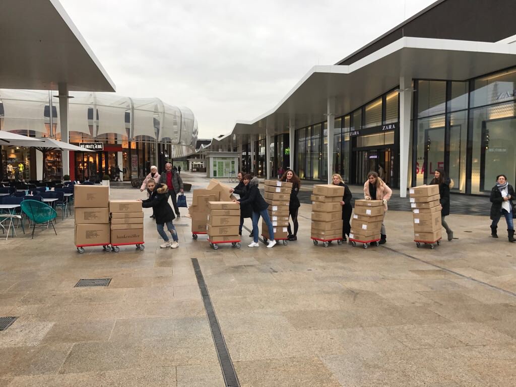 Preps for the opening of HKMX Bochum Ruhrpark.