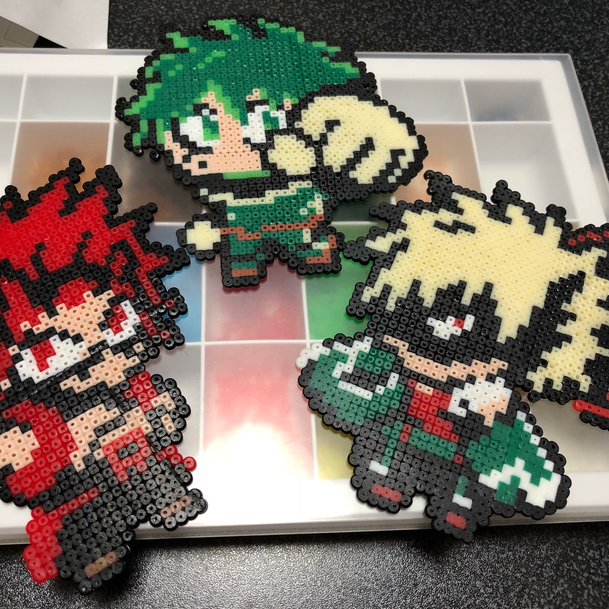 むー つくるあか ドット絵を描いてアイロンビーズでグッズ化するスタイル 編み物で立体化も Game モンハン Dq テイルズetc 漫画 アニメ 血界 ヒロアカ Jojo 好きなものはいっぱい T Co Axdg6cxnlw Twitter