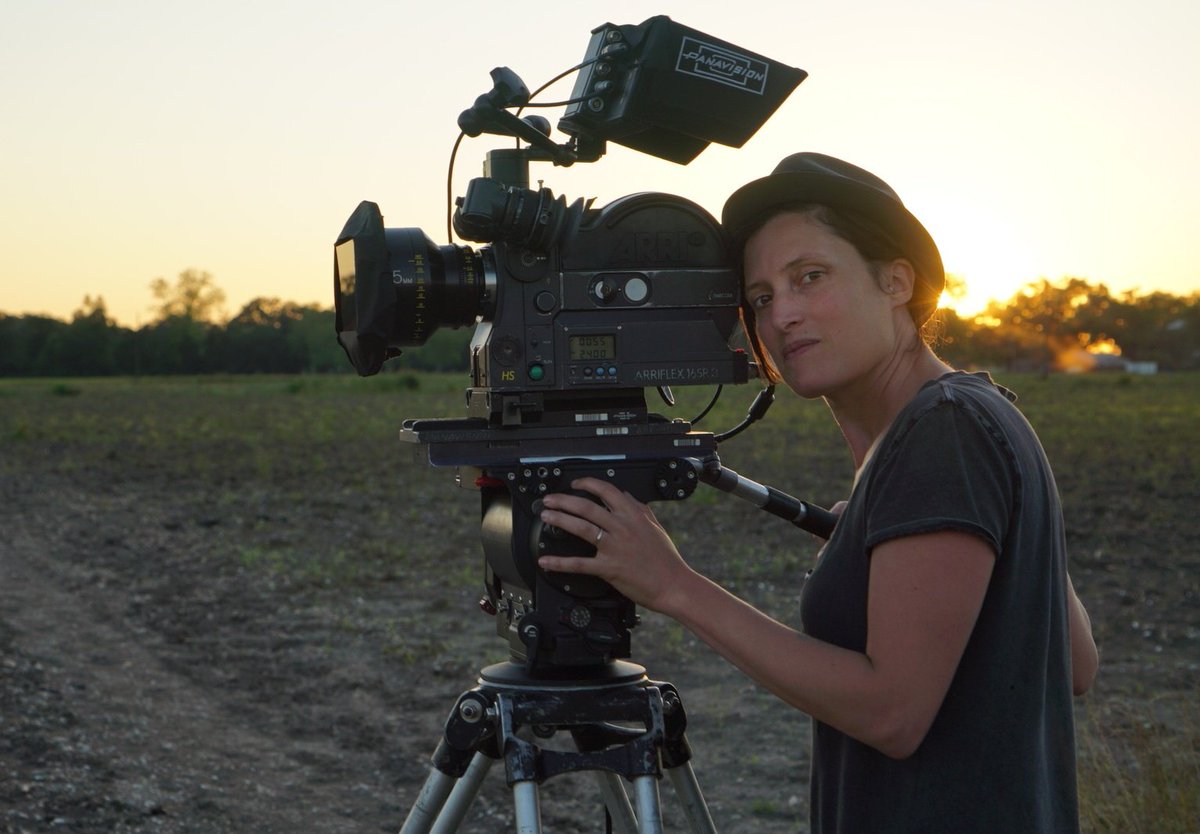 dialmformovies's tweet photo. FINALLY
After 651 nominations since 1929,  a woman has received a Oscar nomination for Best Cinematography. 

Her name is Rachel Morrison, for Mudbound.  #OscarNoms https://t.co/kRKjQ3WYhF