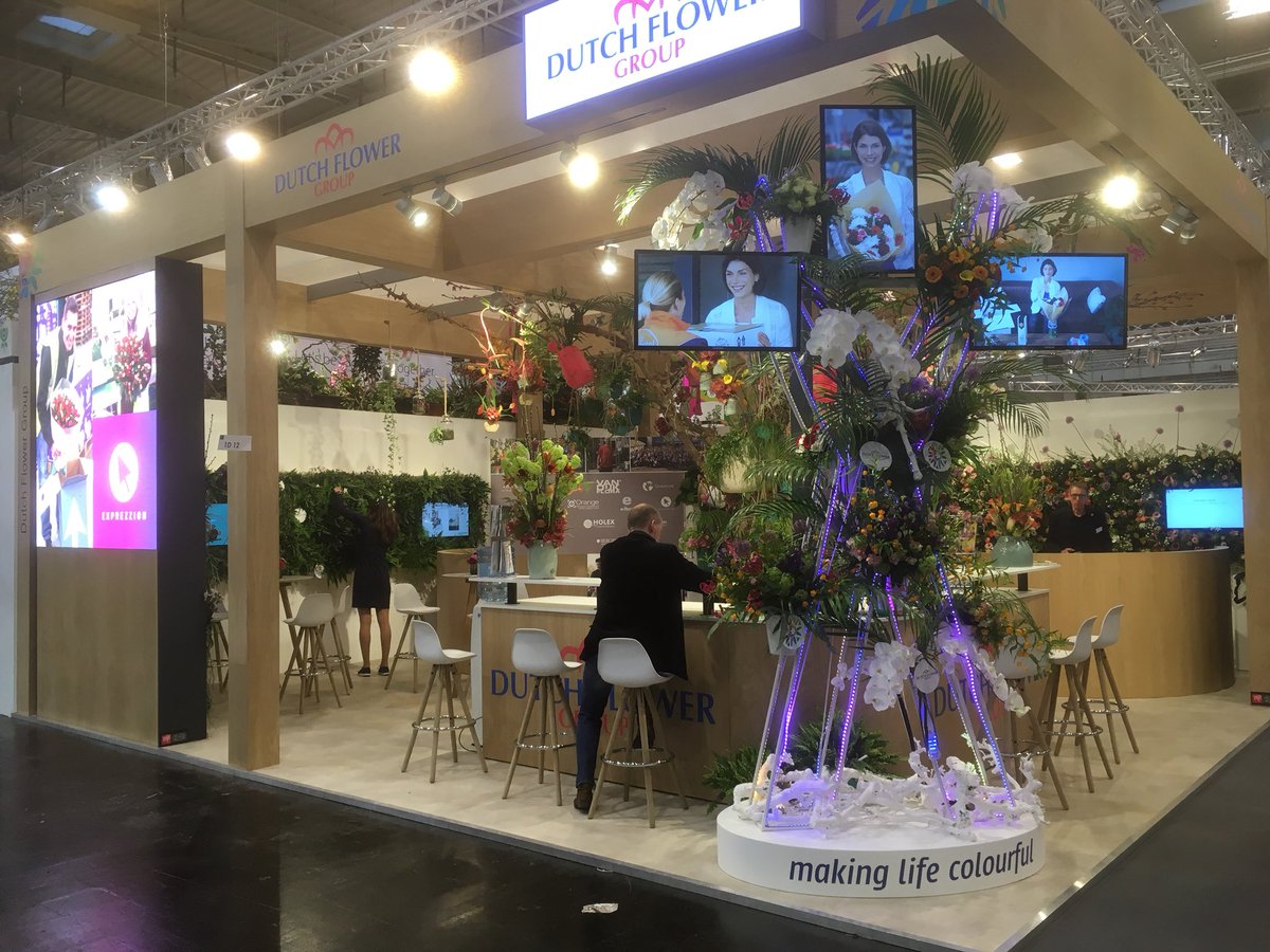 heleenvalstar's tweet photo. De IPM is van start 💥 Trots op het resultaat! #ExpoStand #FloralArt #trots #wateenwerk #teamwork #IPM https://t.co/m8XKaQaOsA