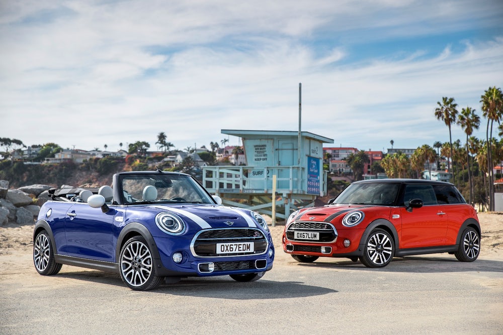 BarrettsMINI's tweet photo. We cannot wait to see the new MINI Models taking to the roads.
What are you most excited about? We love the all-new MINI colours - Solaris Orange, Starlight Blue and Emerald Grey.
#MINI #Newcar #MINIUK #Colourful #Solarisorange #StaralightBlue #EmeraldGrey https://t.co/XaCtux7qQU