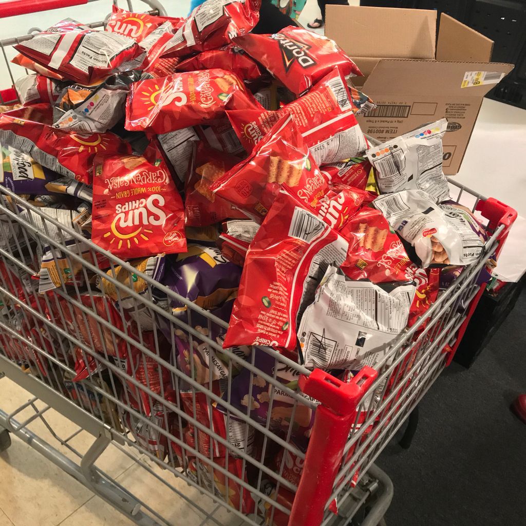 OptimizeWDave's tweet photo. We get boxes of chips #donated every week and we are extremely #grateful for that. Do you have an item you would like to #sponsor? Let us know!

#operationlunchbox #kidsgottaeat #nonprofit https://t.co/UtePgtg3ZQ
