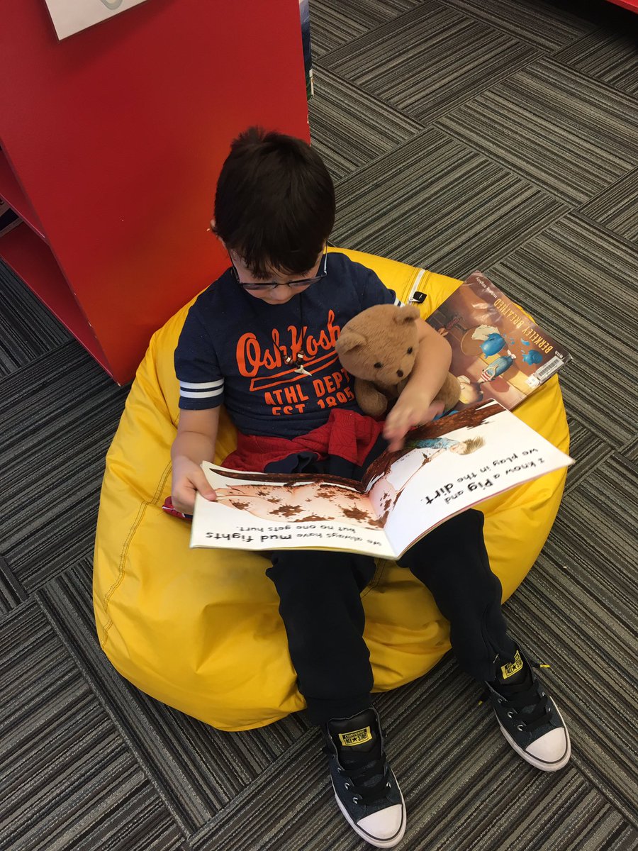 Backpack_Bear's tweet photo. Our library is one of our favourite spots in the school! Don't forget to bring your books back to school to exchange on Tuesdays ππ#backpackbearlearns #EIPSteaches #jmw https://t.co/rcOfpncpLW