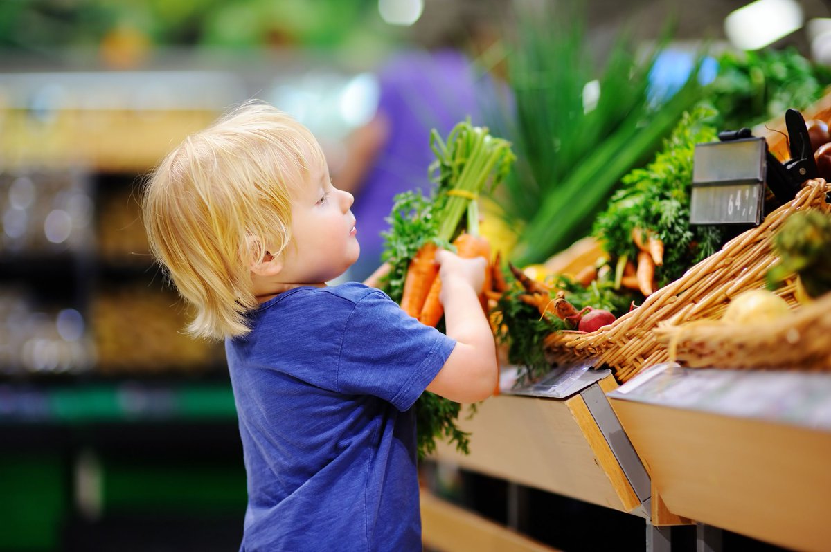 HarvardHealth's tweet photo. Here are the crucial brain foods &amp; nutrients all children need by @drClaire https://t.co/0V6FKrmFCC #HarvardHealth #healthyeating #childrenshealth https://t.co/DQm9LgyIxZ