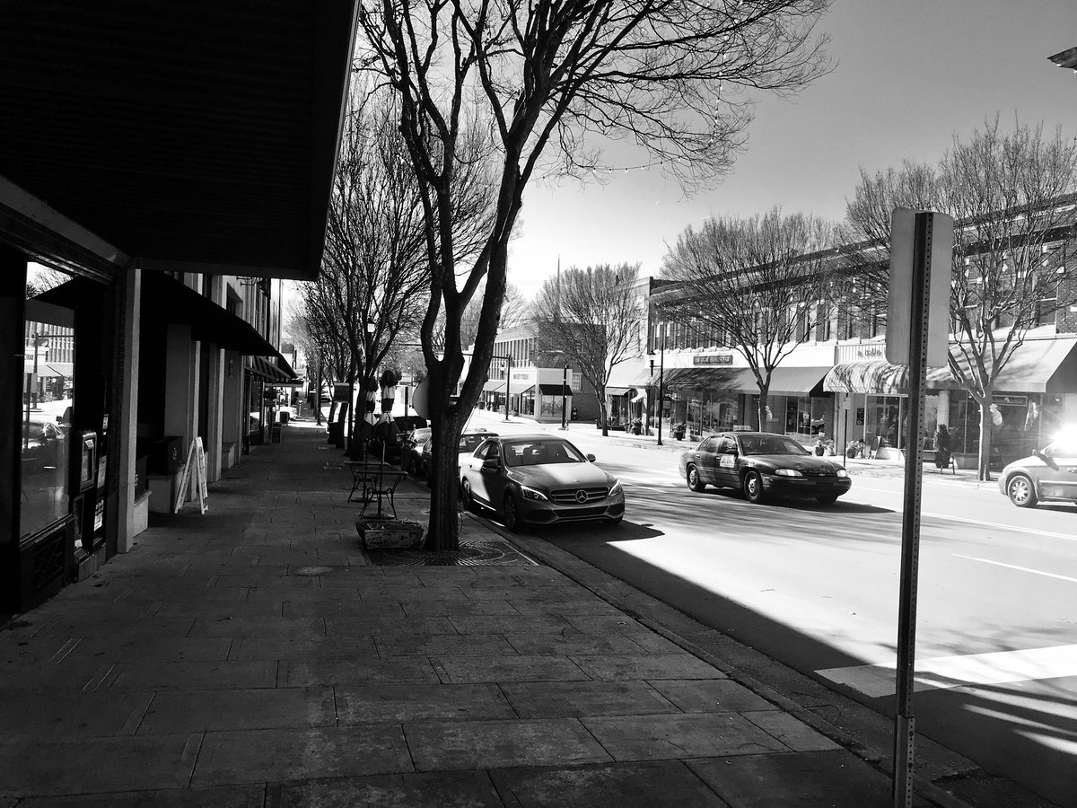N_SturdivantTV's tweet photo. Beautiful day here in @UptownLexington ! #FilterGameStrong https://t.co/gSDorkCnFA